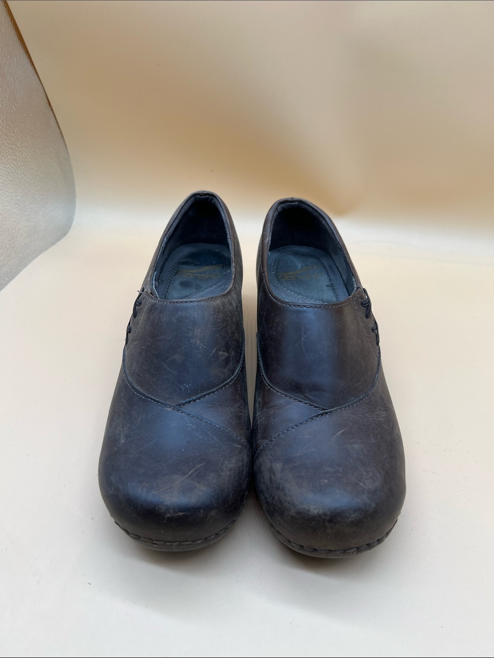 Dansko Womens Stacie brown Criss Cross Nursing Work Clogs Size 38 7.5-8